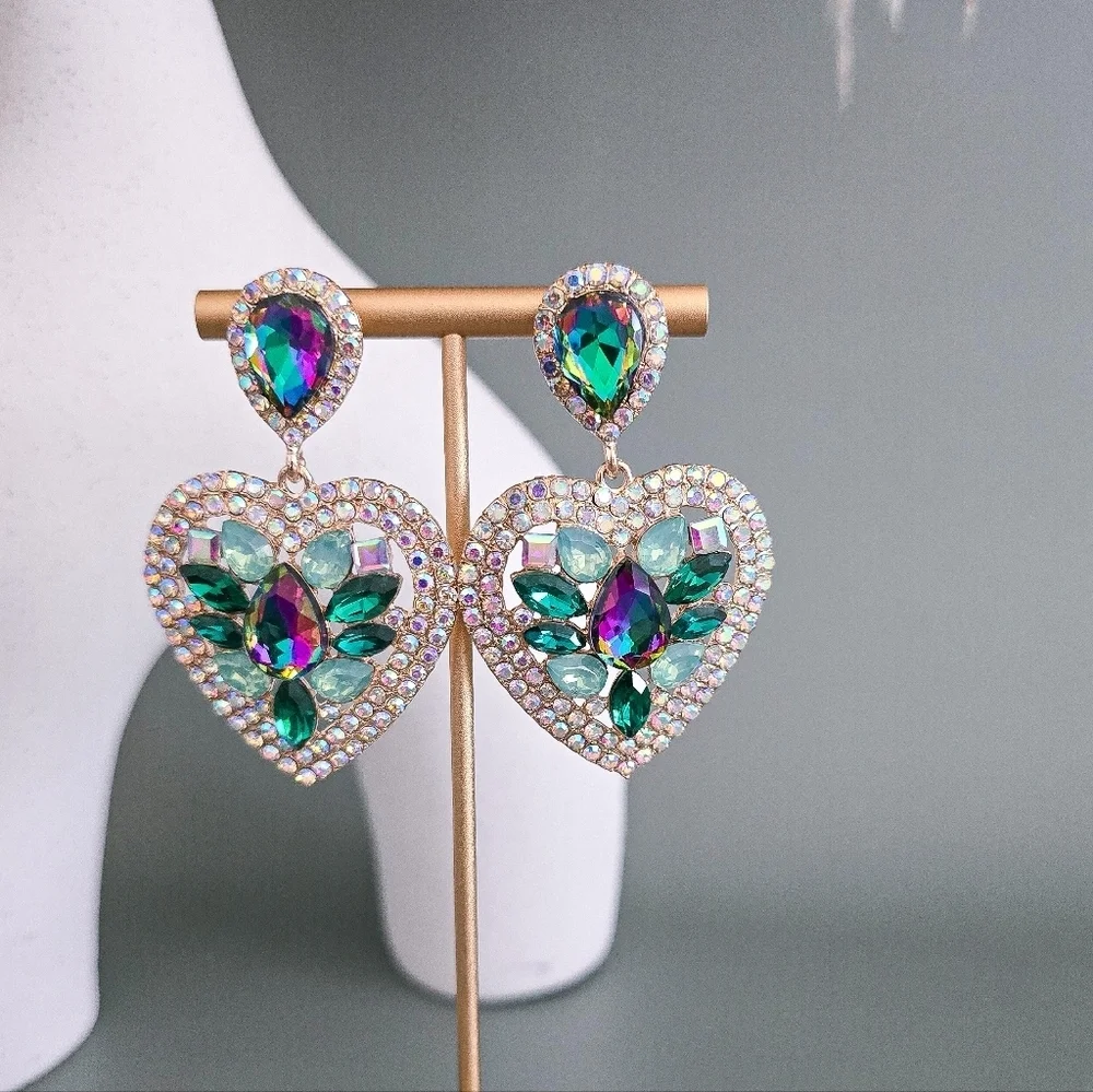 Heart shaped crystal drop earrings new
